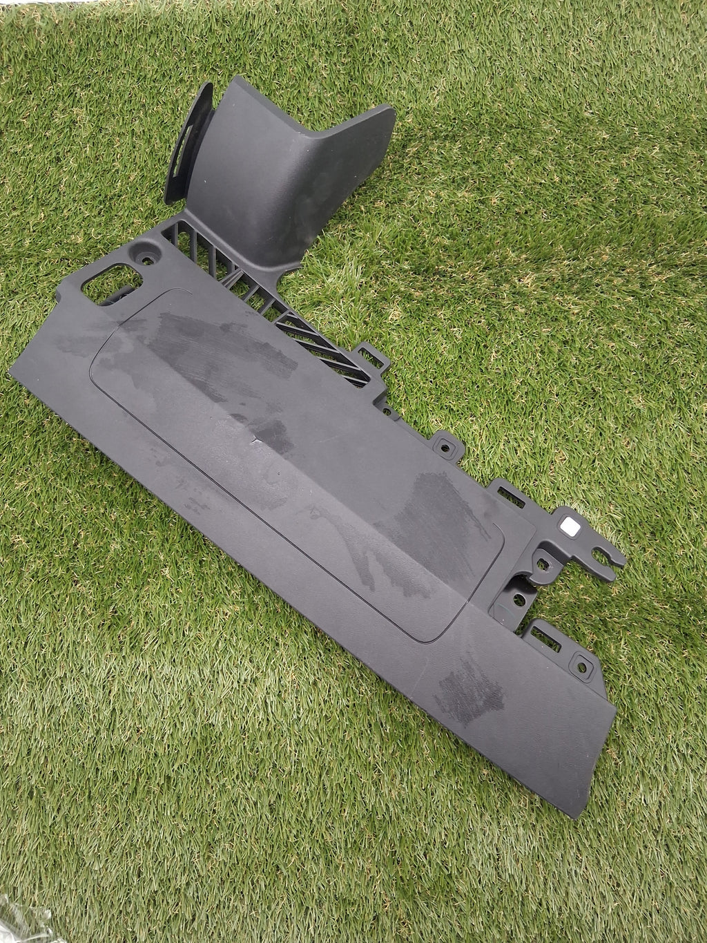 OEM 1508367-00-A 2022 Tesla Model Y Dash Knee Lower Panel Cover