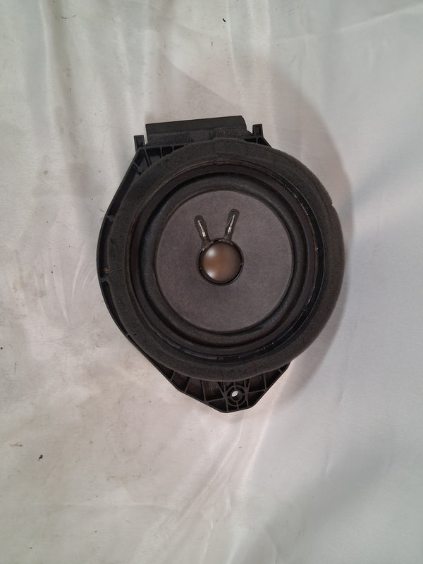 OEM# 84190241 2019 Chevy Tahoe Premier Door Panel Sound Speaker