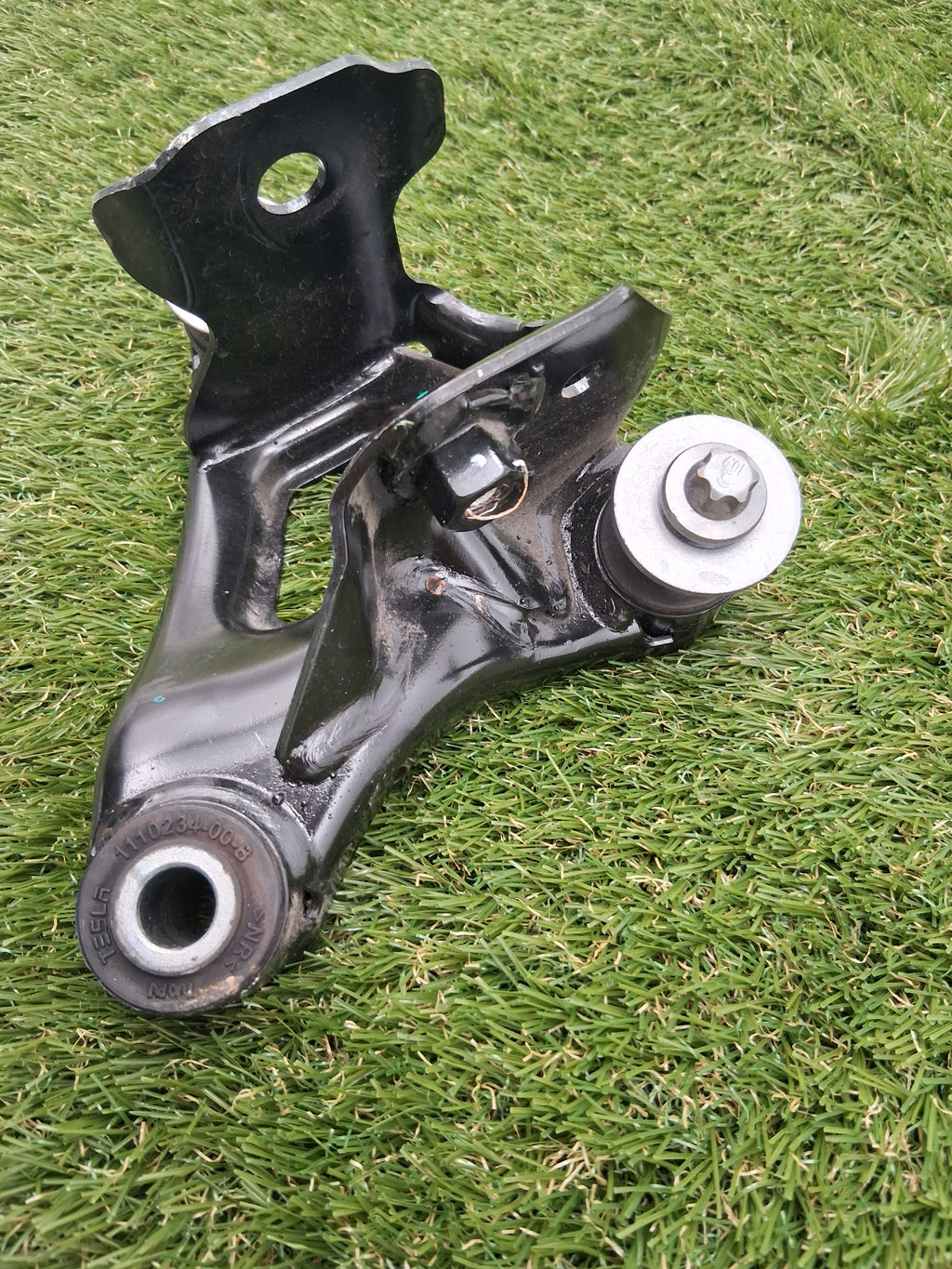 OEM 1110232-00-C 2022 Tesla Model Y Engine Mount Bracket