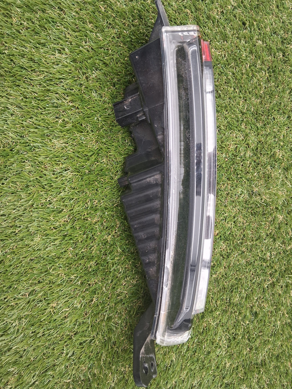 OEM 1712514-00-E 2022 Tesla Model Y Rear Bumper Right Light