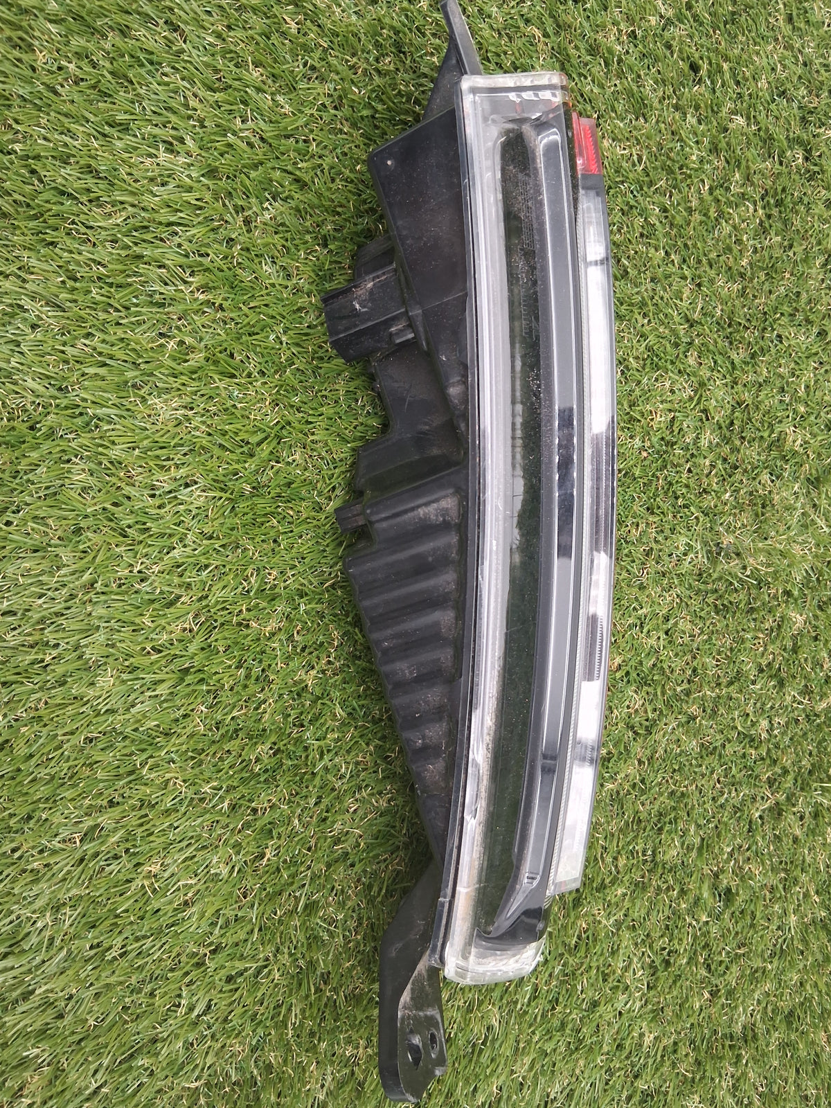 OEM 1712514-00-E 2022 Tesla Model Y Rear Bumper Right Light