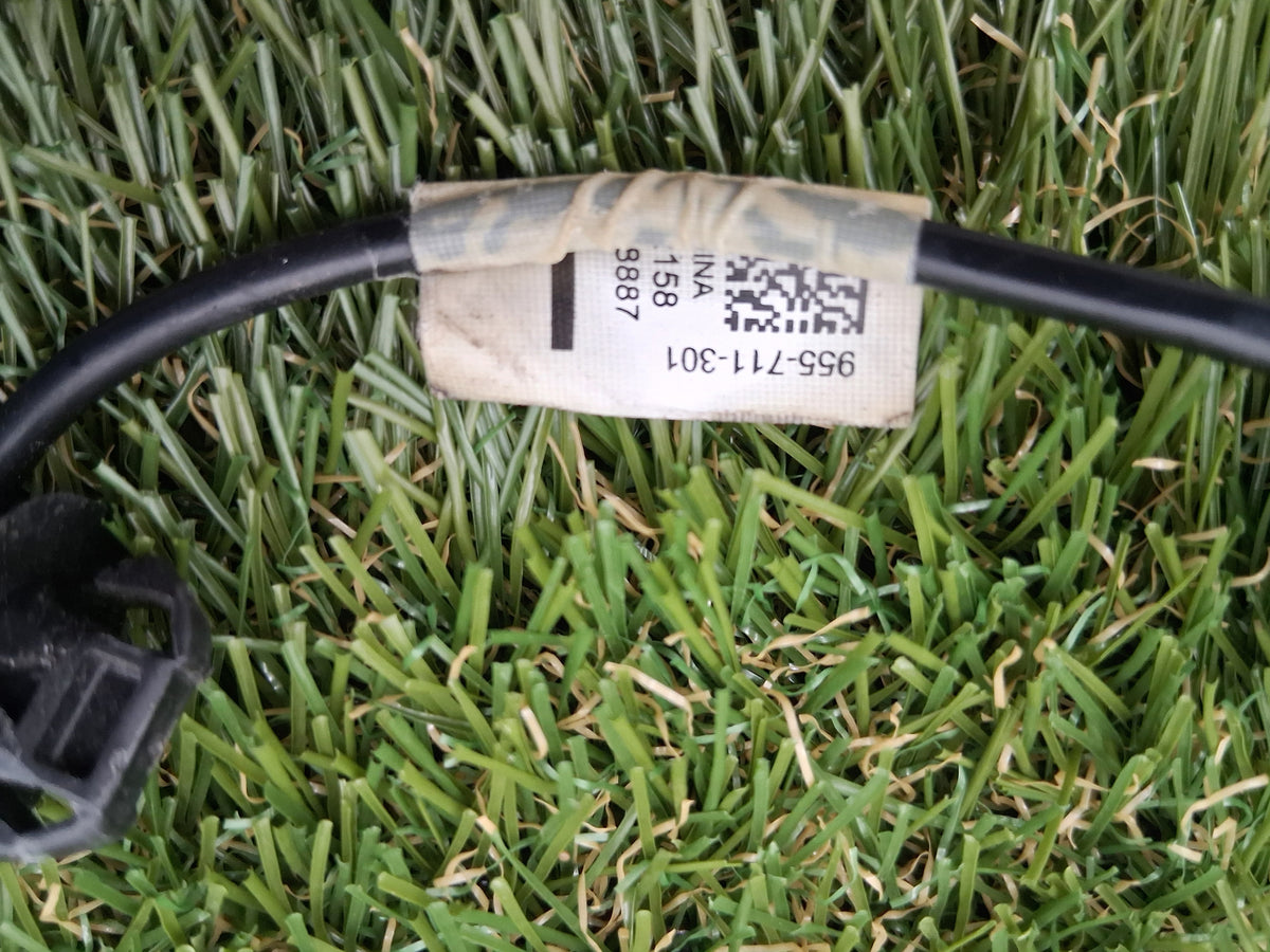 OEM 955-711-301 2022 Tesla Model Y Left Radio Antenna Noise Filter Amplifier