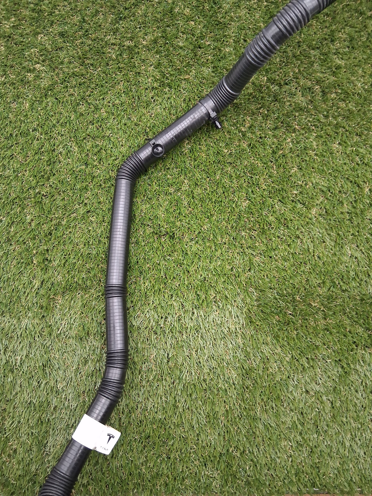 OEM 1537264-00-B 2022 Tesla Model Y Battery Return Coolant Hose Pipe