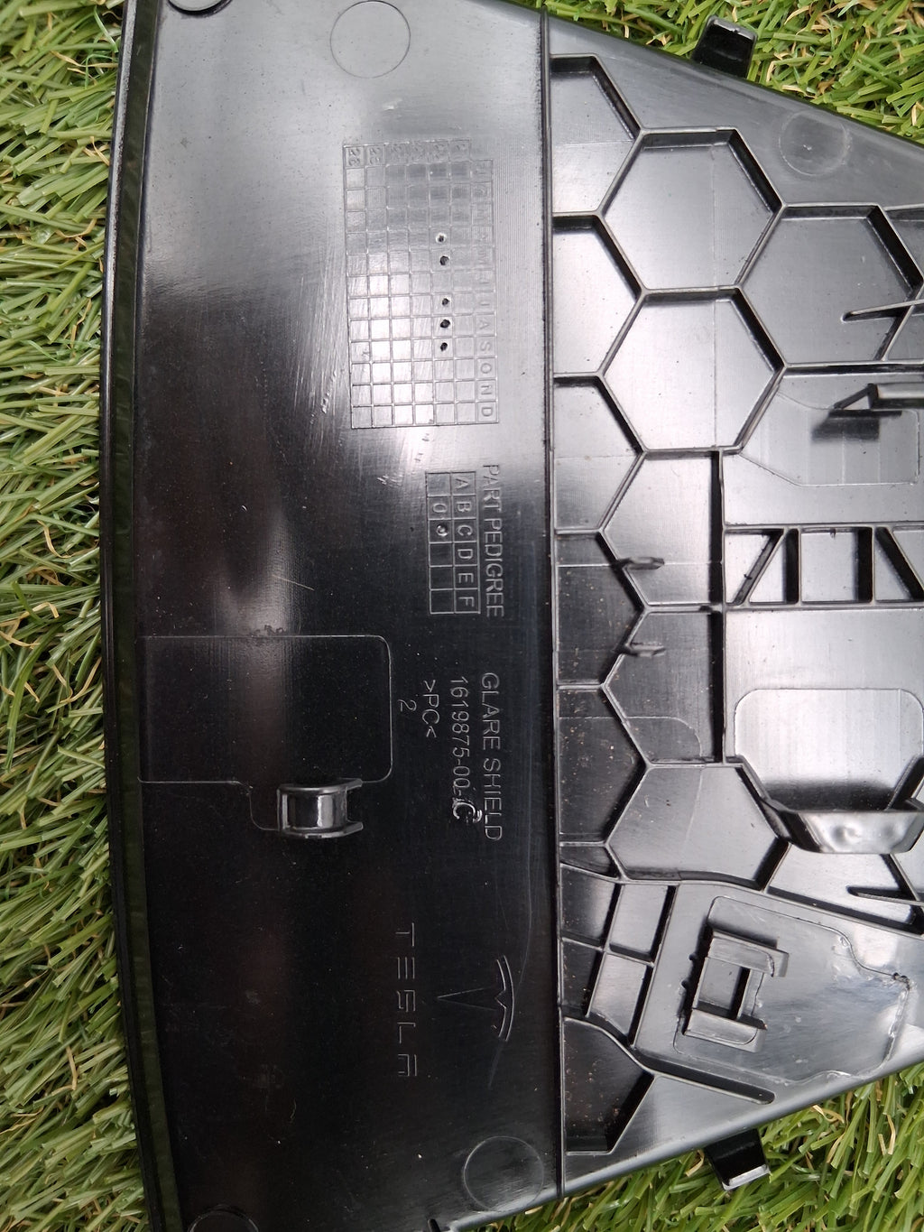 OEM 1619875-00-C 2022 Tesla Model Y Camera Glare Shield Cover