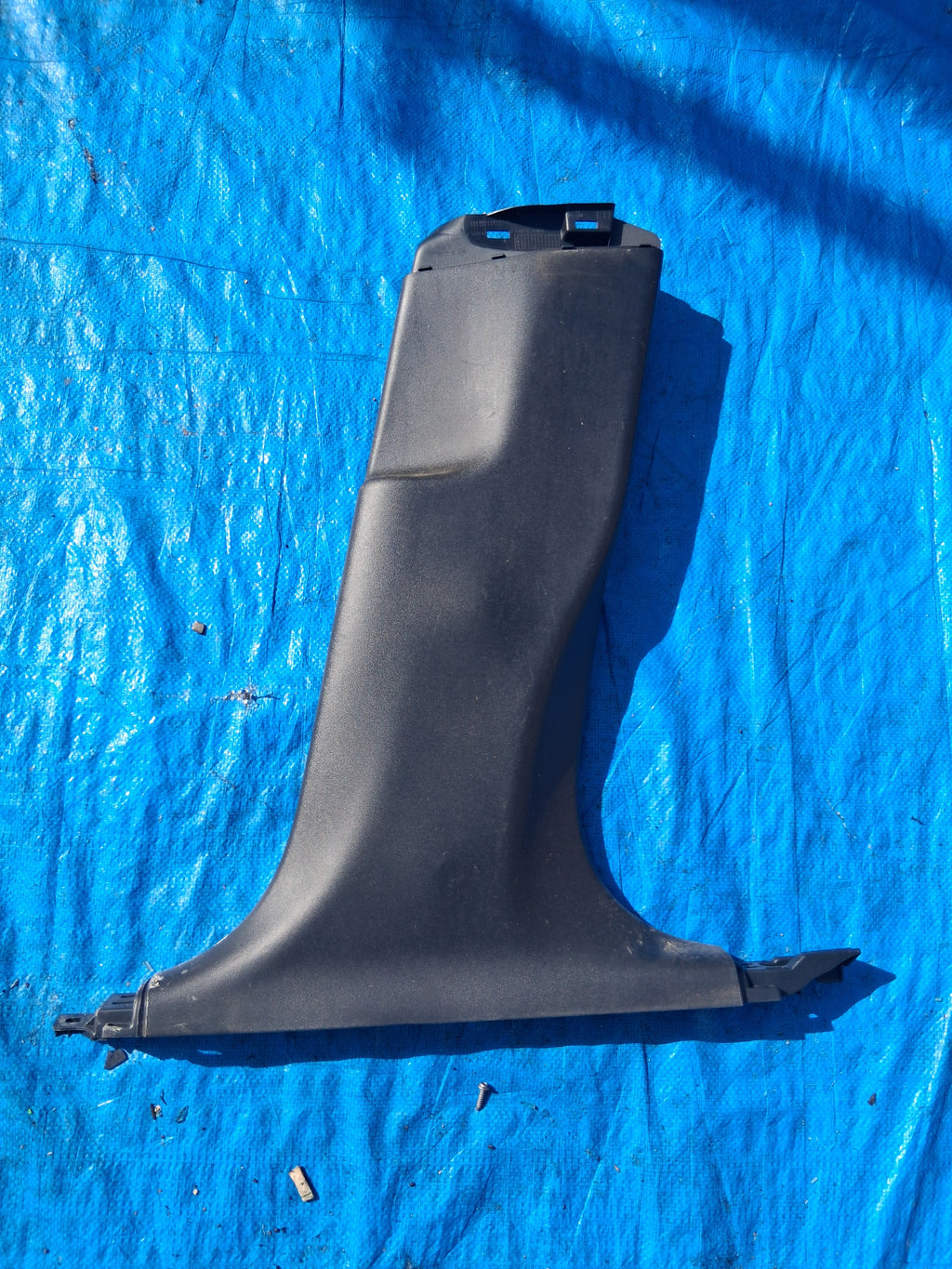 OEM 1494624-00-E 2022 Tesla Model Y Right Side B Pillar Lower Trim Panel Cover