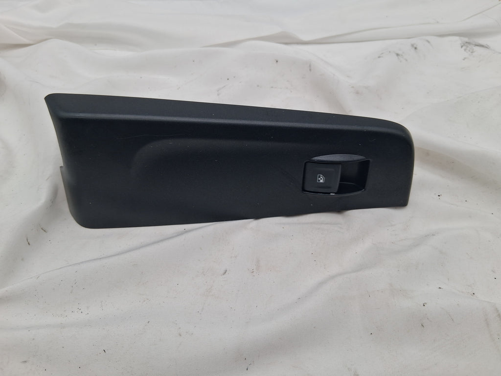 OEM# 23488406 2019 Chevy Tahoe Premier Right Passenger Window Switch Button