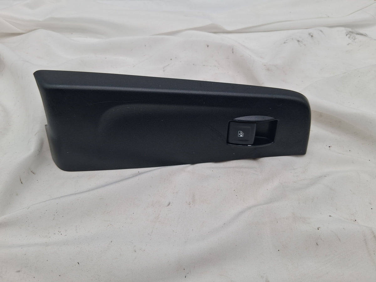 OEM# 23488406 2019 Chevy Tahoe Premier Right Passenger Window Switch Button