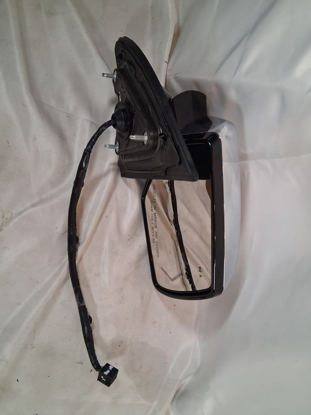 OEM# 84664795 2019 Chevy Tahoe Premier Side View Mirror