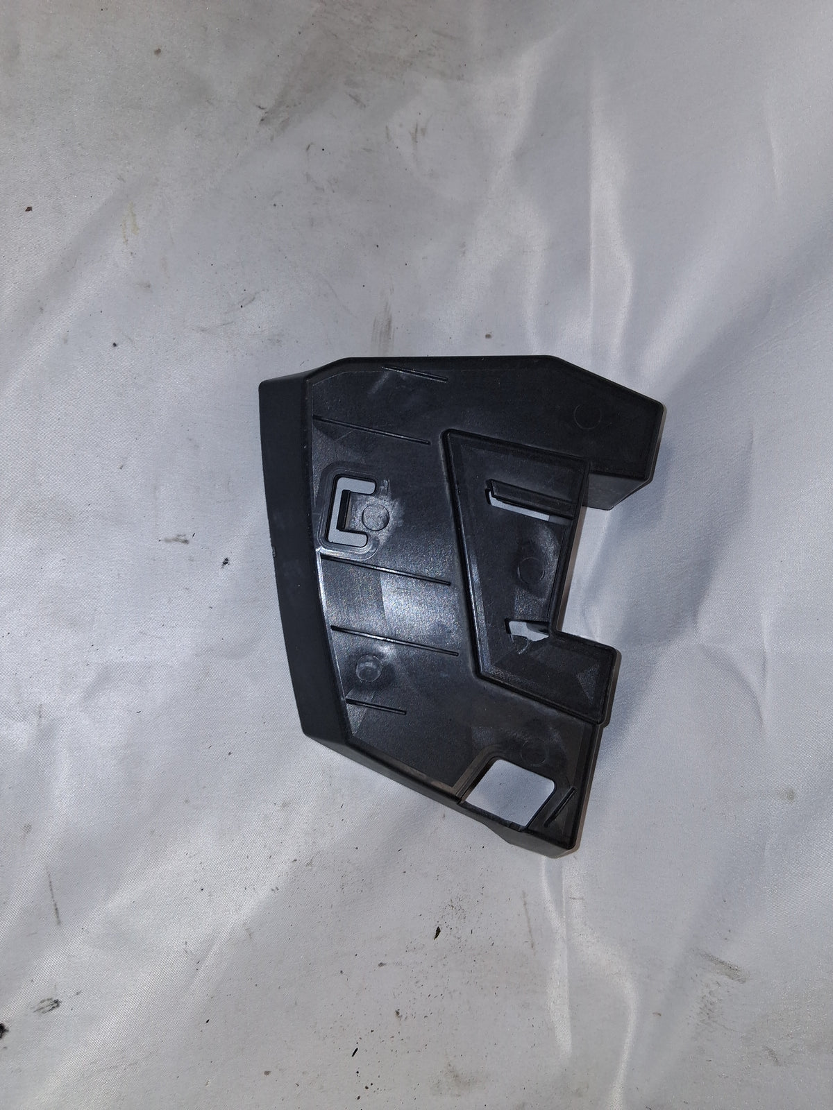 OEM# 23106748 2019 Chevy Tahoe Premier Tail Light Bracket