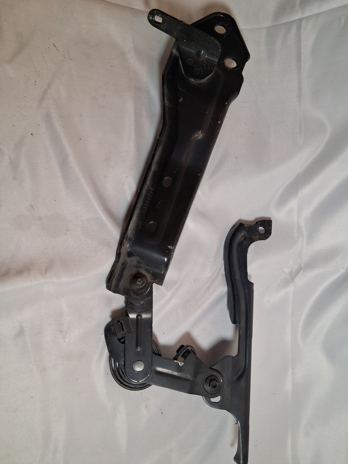 2019 Chevy Tahoe Premier Right Fender Upper Support Bracket