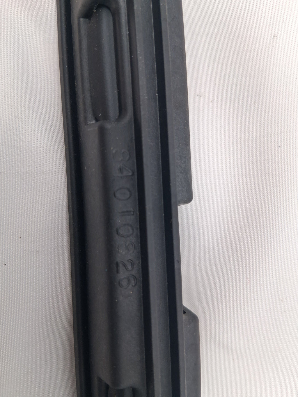 OEM 2019 Chevy Tahoe Premier DOOR WINDOW GLASS FORWARD GUIDE