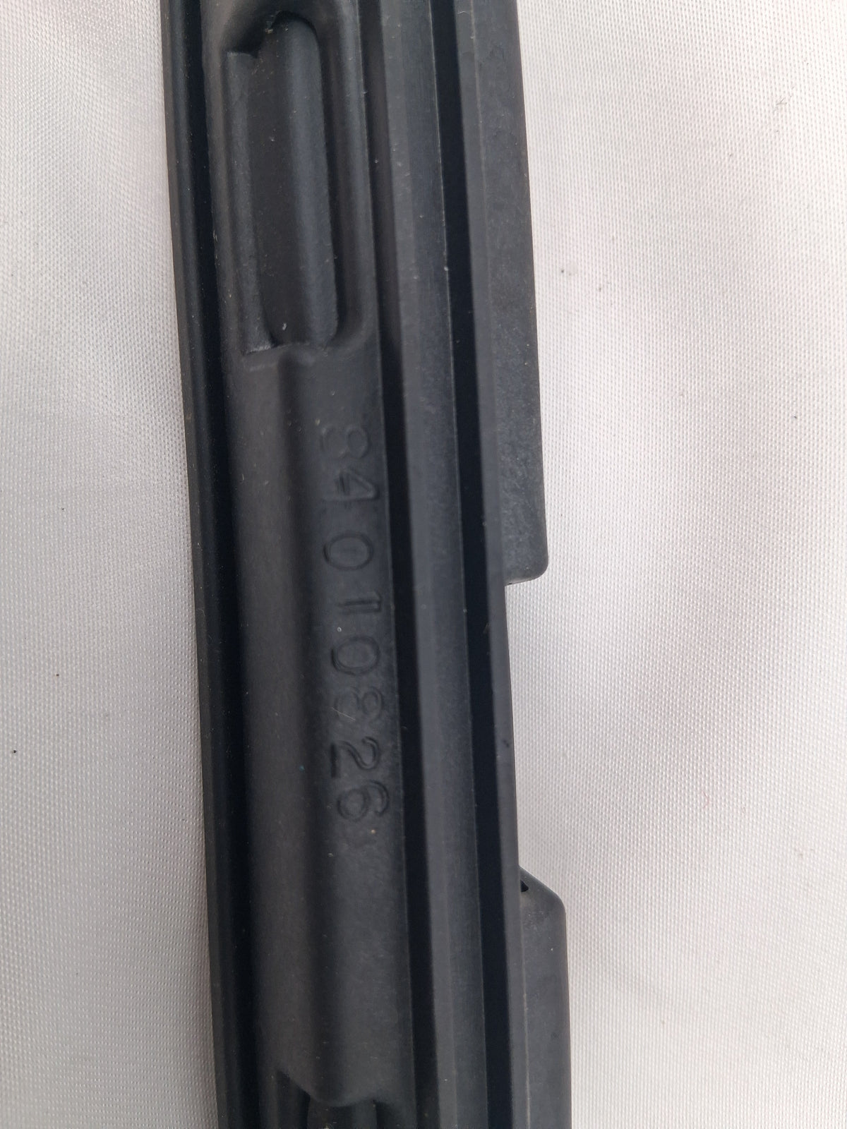 OEM 2019 Chevy Tahoe Premier DOOR WINDOW GLASS FORWARD GUIDE
