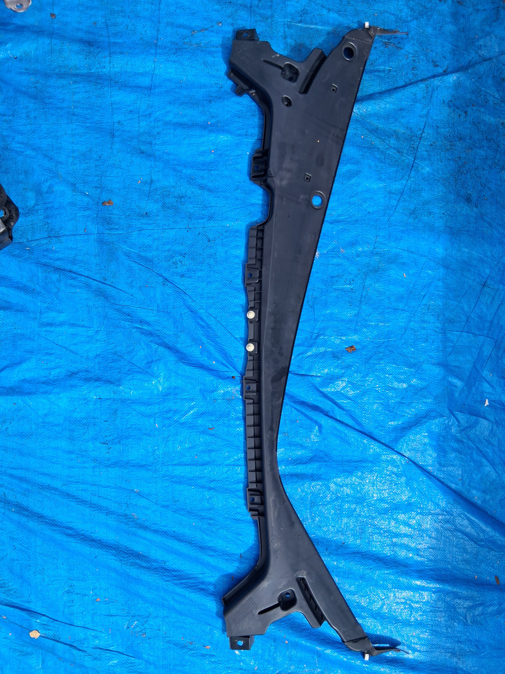OEM 1497292-00-D 2022 Tesla Model Y Windshield Wiper Cowl Screen Panel