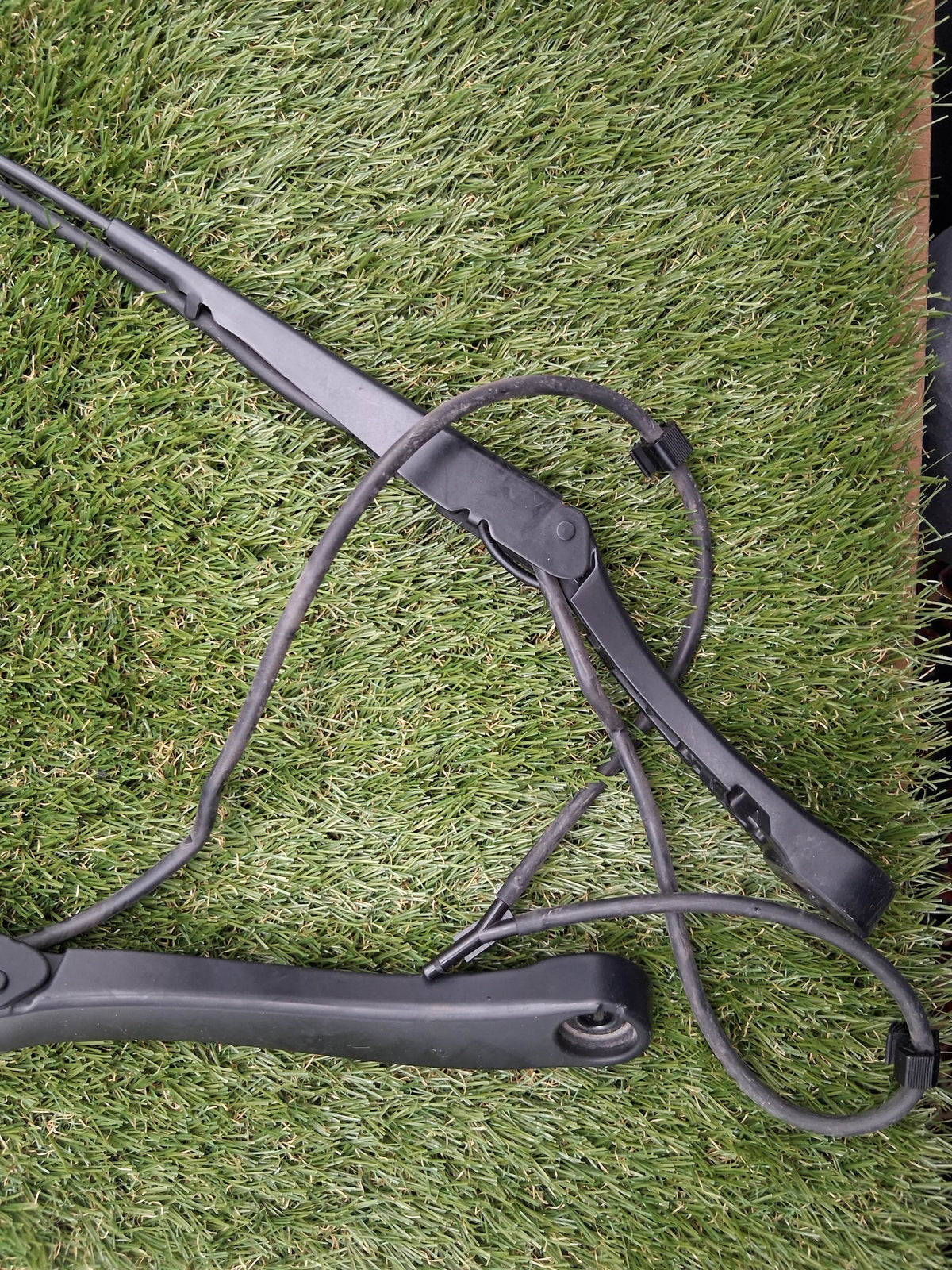 OEM 2022 Tesla Model Y Windshield Wiper Arm Set