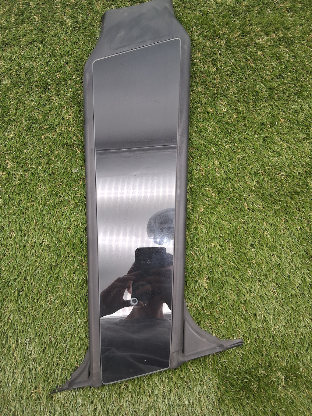 OEM 1516255-00-E 2022 Tesla Model Y Left Drive B Pillar Glass Applique Camera