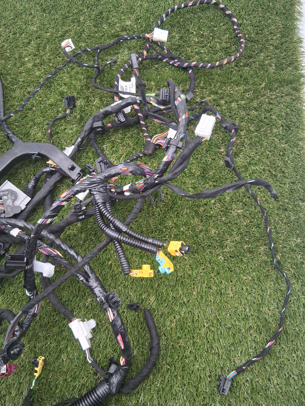 OEM 2489040-05-B 2022 Tesla Model Y Dashboard Instrument Panel Wiring