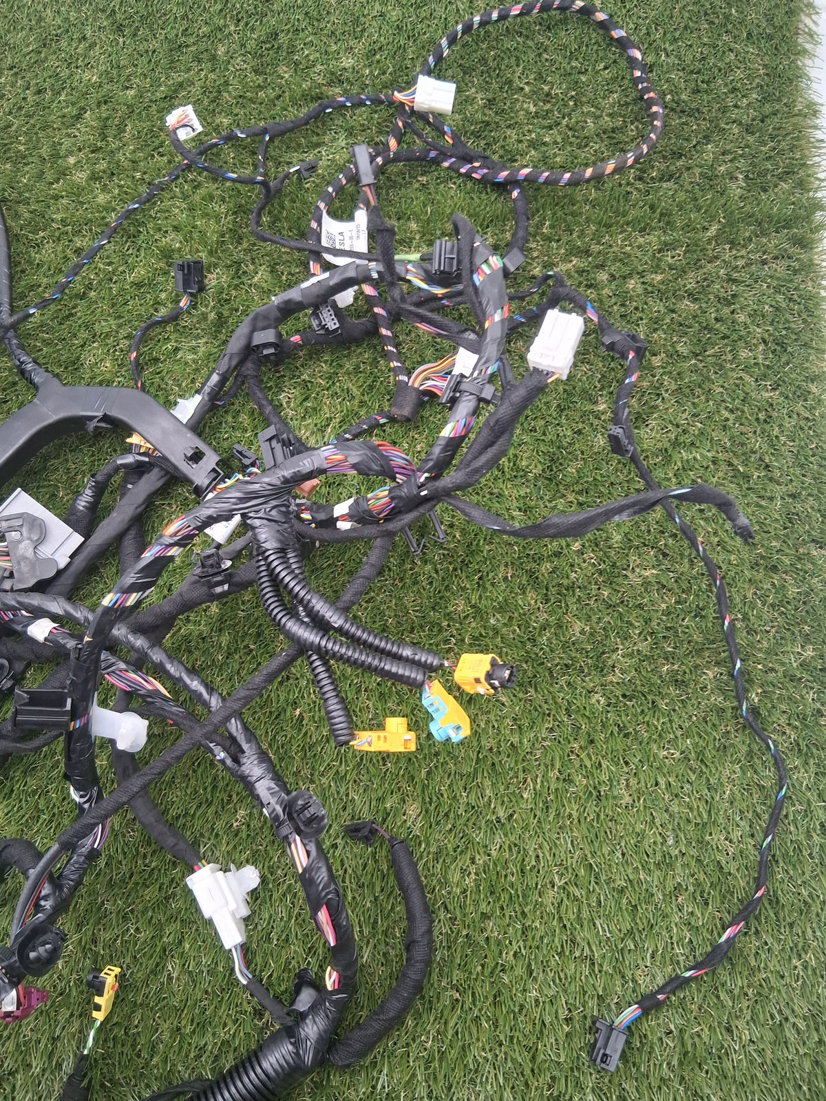 OEM 2489040-05-B 2022 Tesla Model Y Dashboard Instrument Panel Wiring