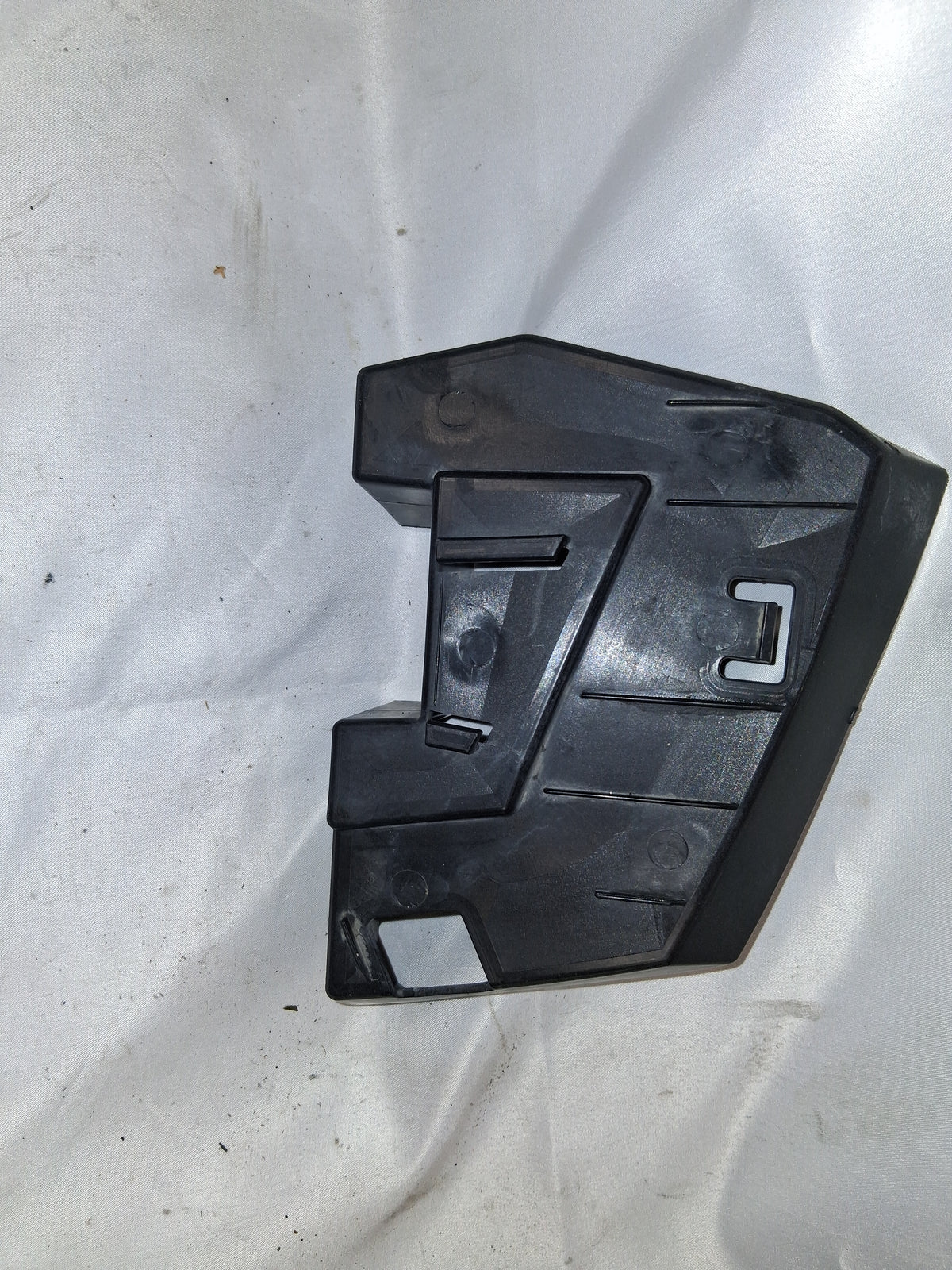 OEM# 231067487 2019 Chevy Tahoe Premier Tail Light Bracket