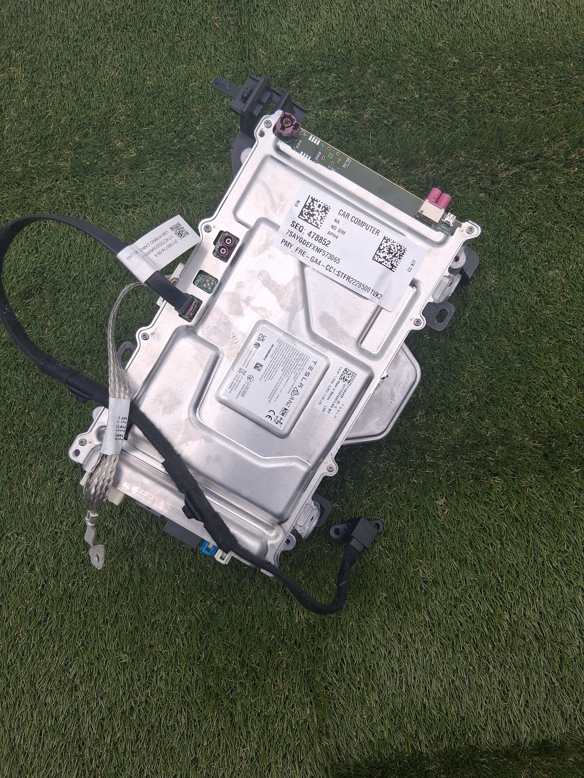 OEM 1657920-00-I 2022 Tesla Model Y Media Control Computer ECU