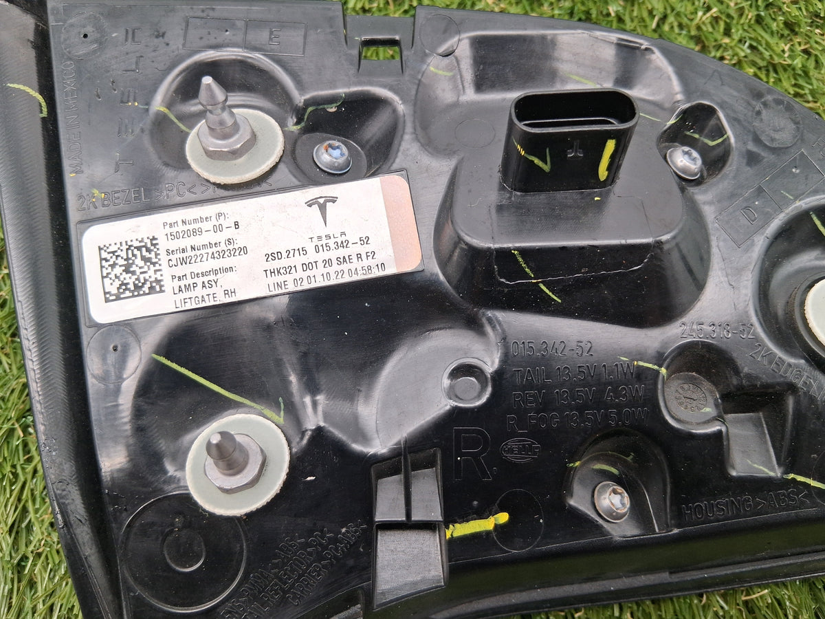 OEM 1502089-00-B 2022 Tesla Model Y Right Inner Tail Lamp