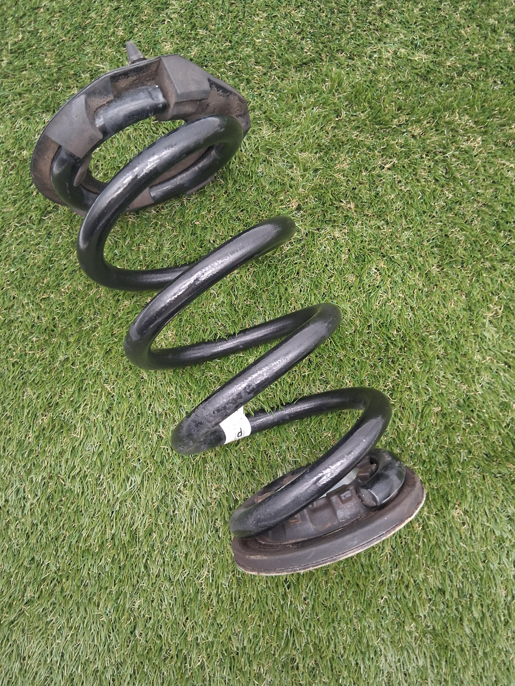 OEM 1537264-00-B 2022 Tesla Model Y Rear Absorber Coil Spring