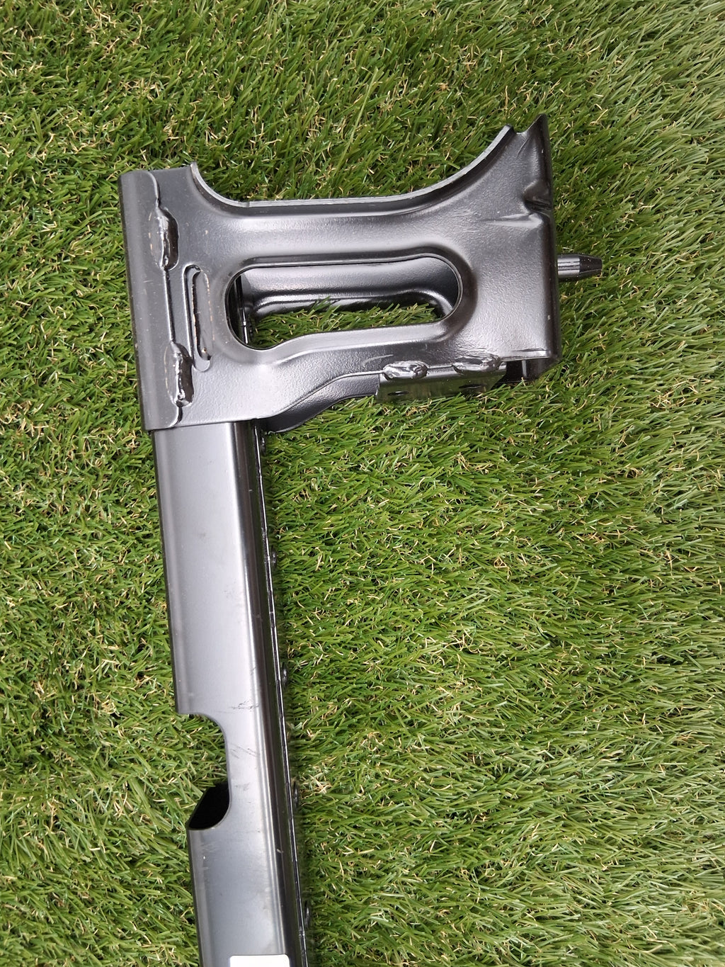 OEM 1490675-33-D 2022 Tesla Model Y Left Seat Holder Bracket