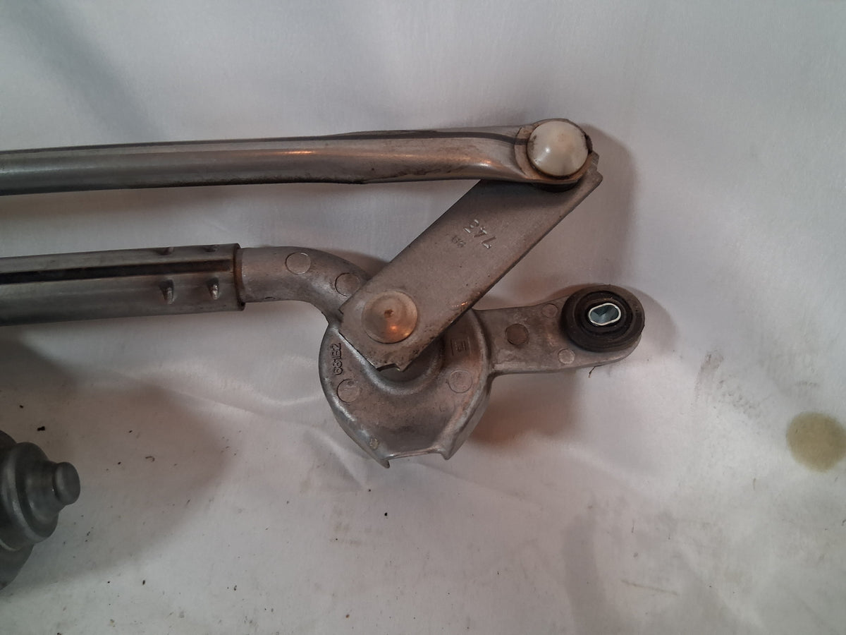 OEM# 22814854 2019 Chevy Tahoe Premier Wiper Motor Assembly
