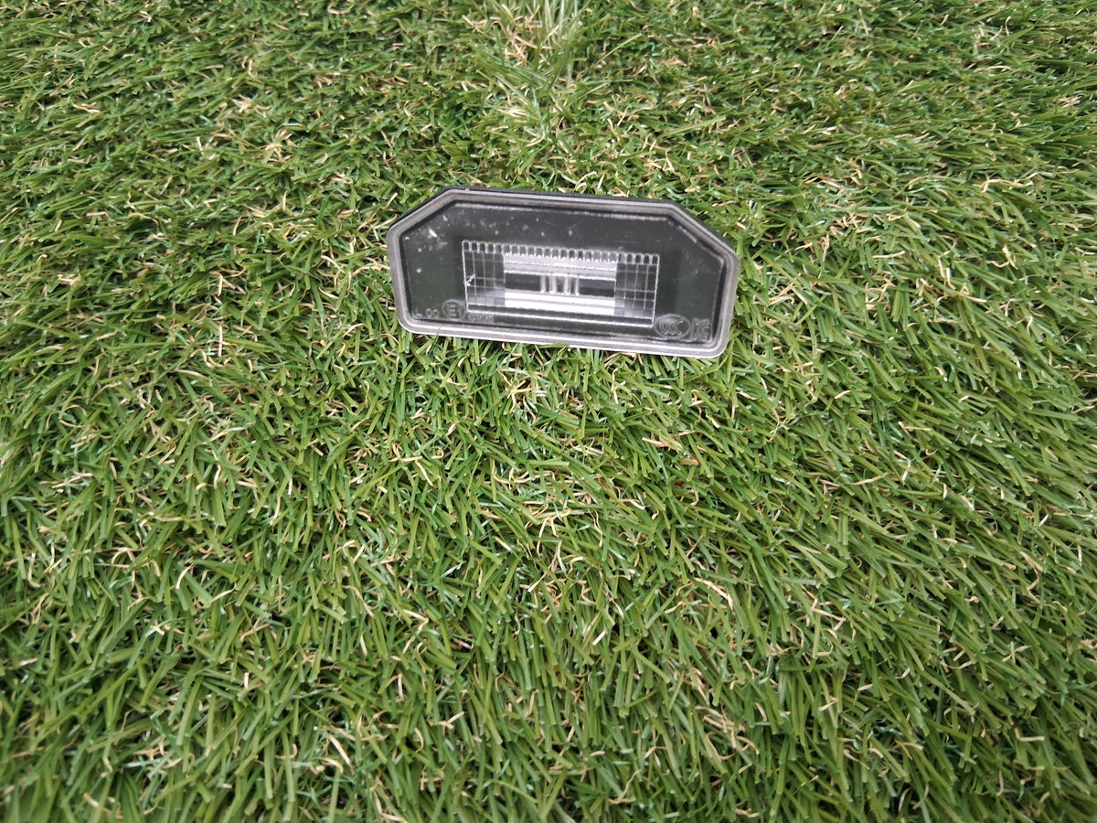 OEM 1449730-00-B 2022 Tesla Model Y License Plate Light Lamp