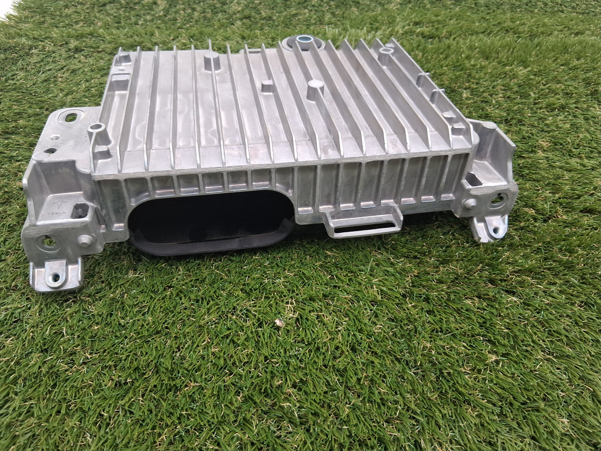 OEM 1497319-00-E 2022 Tesla Model Y Front Body Control Module